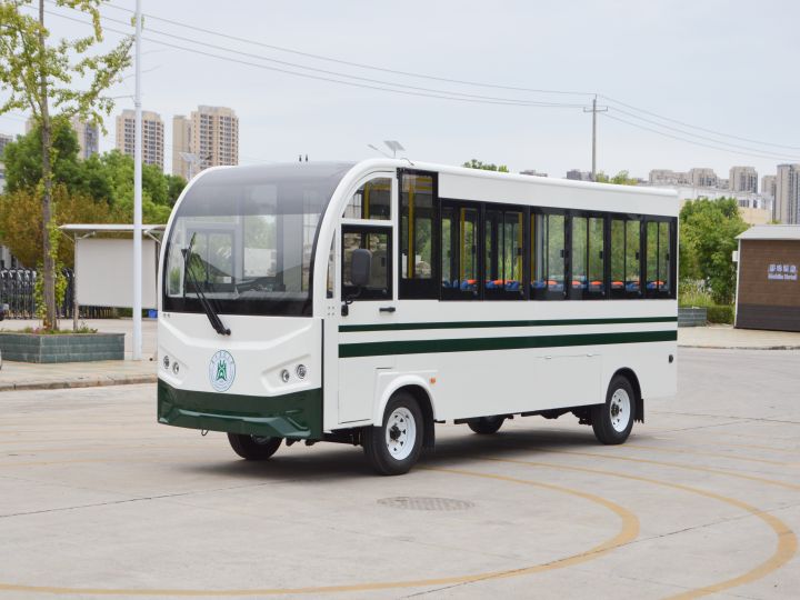 20座小巴士